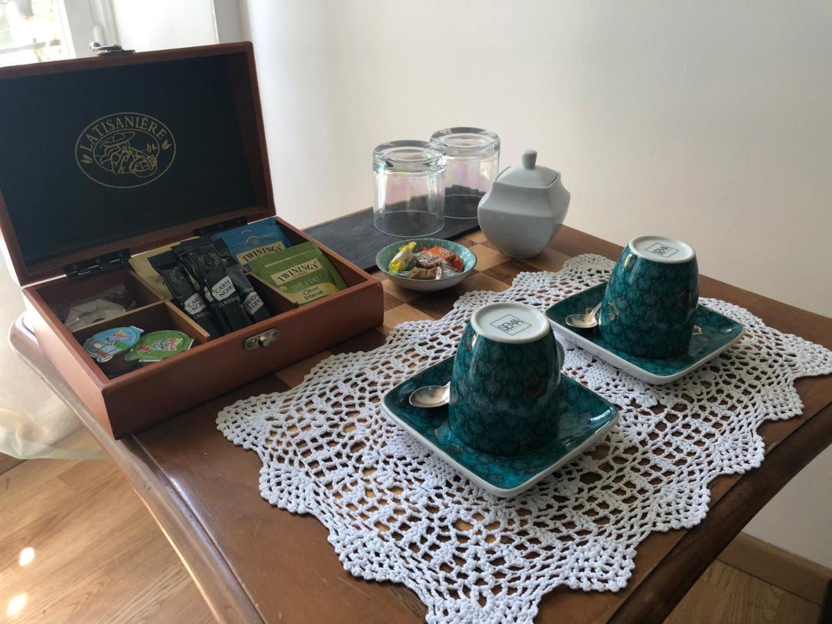 Le Cedre Bleu Acomodação com café da manhã Grosrouvre Exterior foto